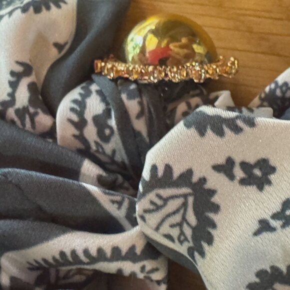 ANTHROPOLOGIE Charmed Hair Scarf Scrunchie, Sage Green Floral Paisley - Picture 7 of 9